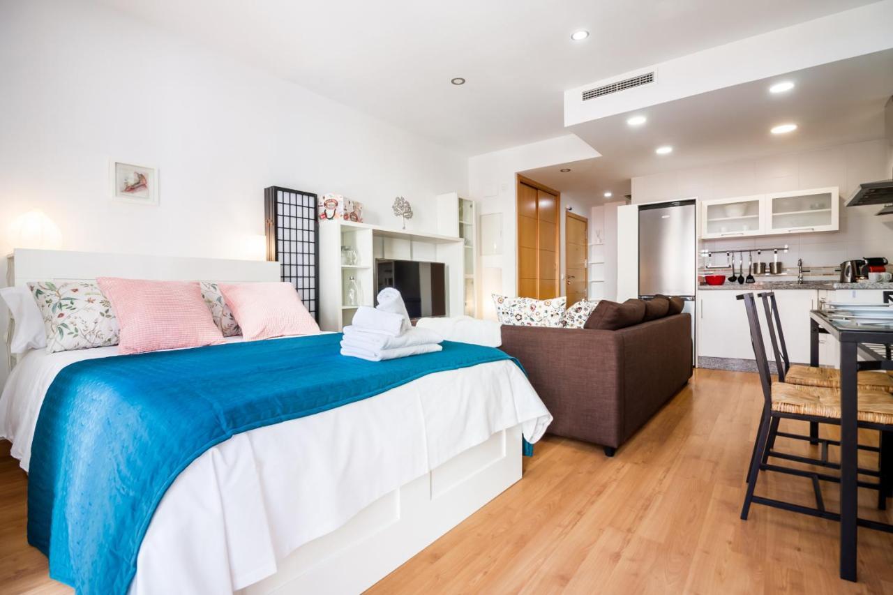 Sea & Wave Adela Boutique Apartment Malaga Zewnętrze zdjęcie
