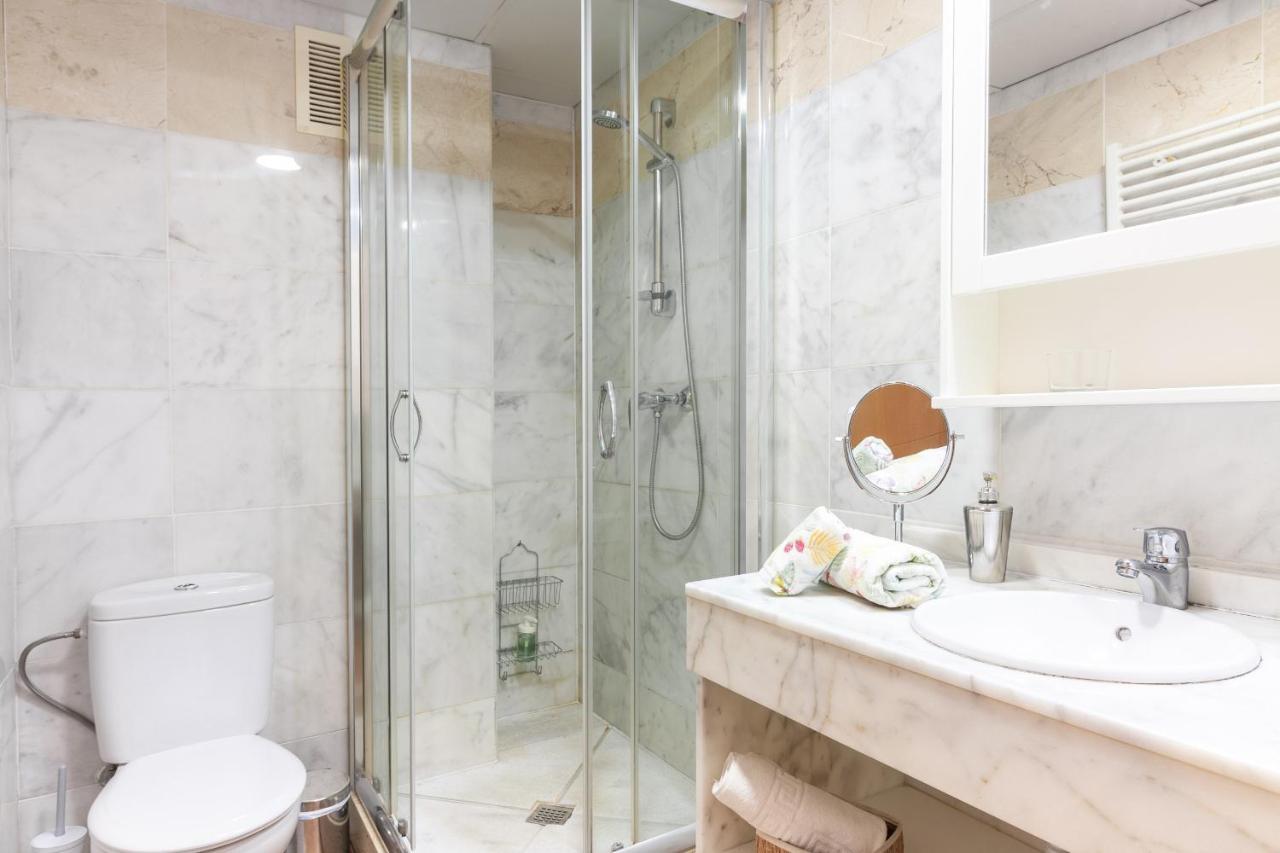 Sea & Wave Adela Boutique Apartment Malaga Zewnętrze zdjęcie